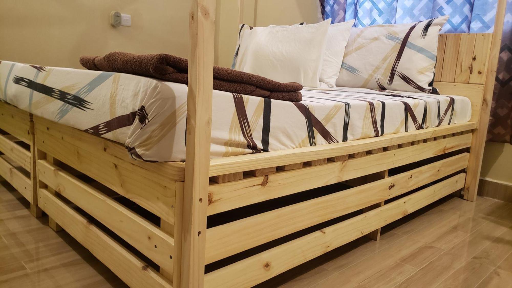 L&J Modern Backpackers Bnb Dar es Salaam Exterior photo